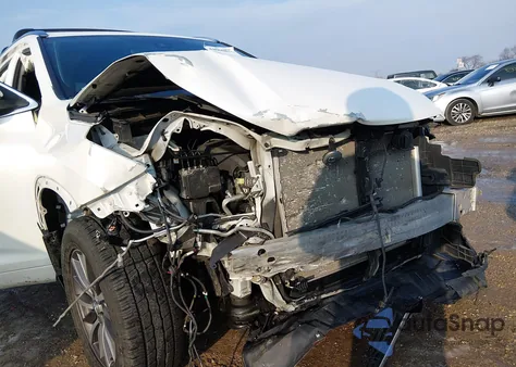 2018 Toyota Highlander Xle z USA, uszkodzony, nr VIN 5TDJZRFHXJS877539